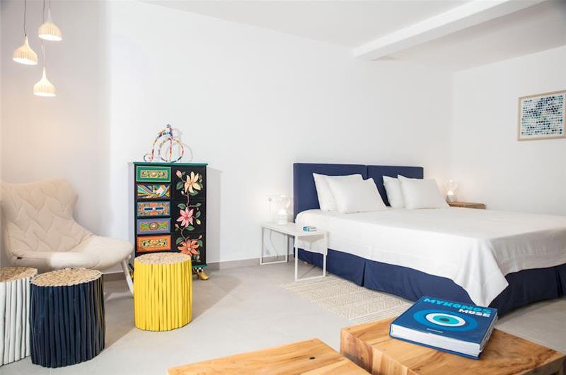 6 bedroom villa with pool in Agios Lazaros, Mykonos, sleeps up to 16