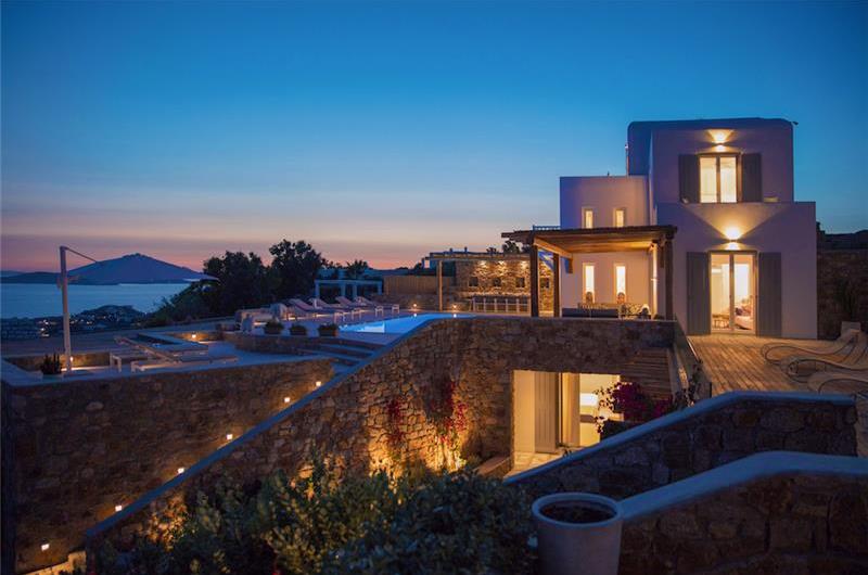 6 bedroom villa with pool in Agios Lazaros, Mykonos, sleeps up to 16