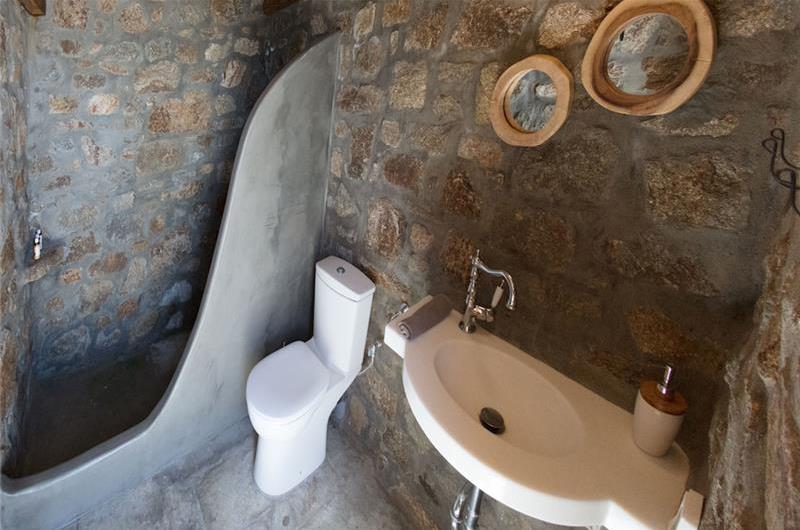 6 bedroom villa with pool in Agios Lazaros, Mykonos, sleeps up to 16