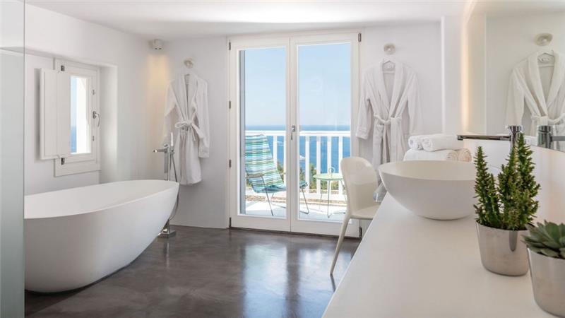 6 bedroom villa with pool in Agios Lazaros, Mykonos, sleeps up to 16