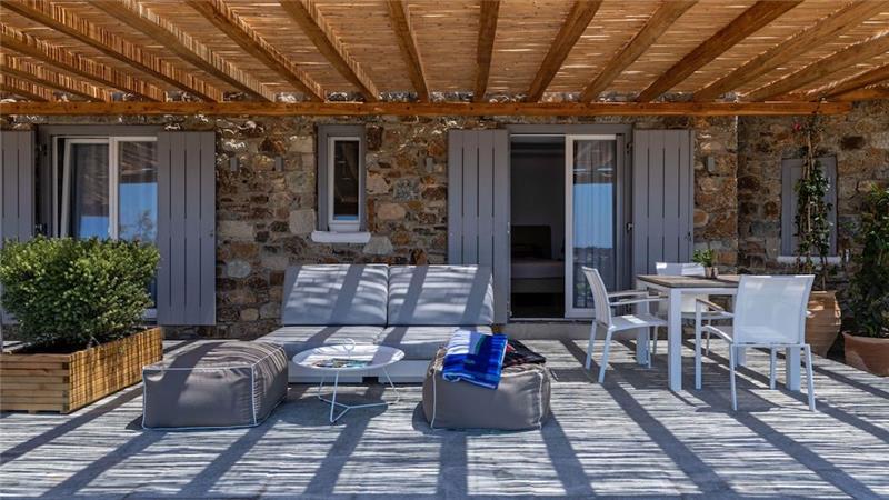 6 bedroom villa with pool in Agios Lazaros, Mykonos, sleeps up to 16