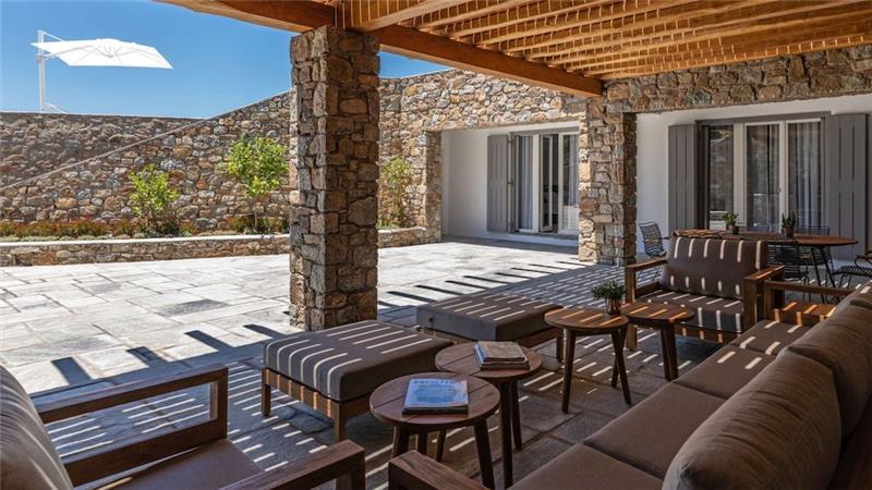6 bedroom villa with pool in Agios Lazaros, Mykonos, sleeps up to 16