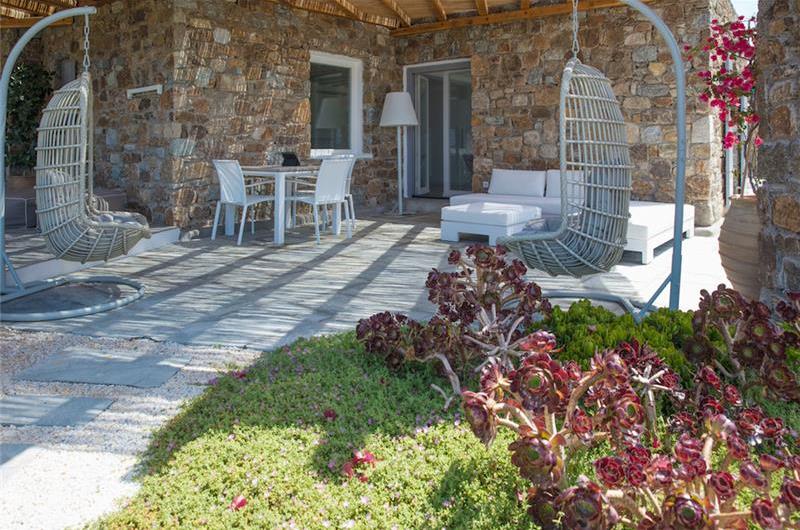 6 bedroom villa with pool in Agios Lazaros, Mykonos, sleeps up to 16