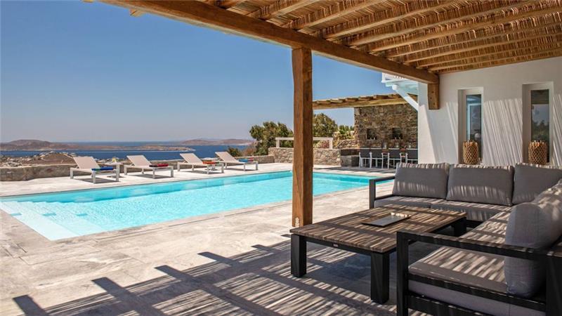 6 bedroom villa with pool in Agios Lazaros, Mykonos, sleeps up to 16