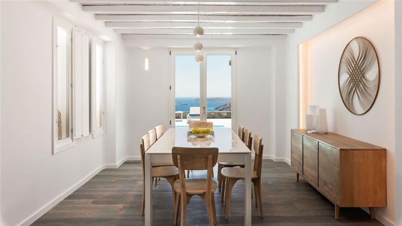 6 bedroom villa with pool in Agios Lazaros, Mykonos, sleeps up to 16