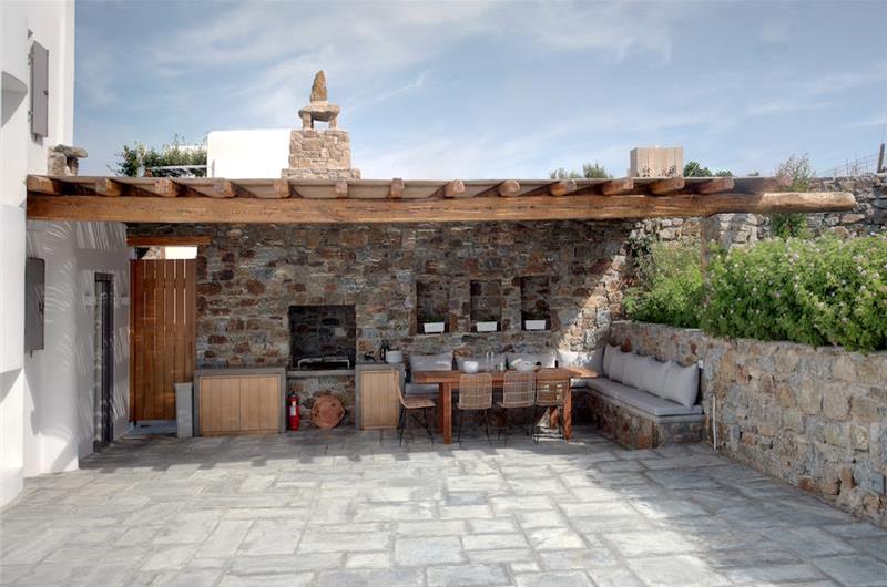 6 bedroom villa with pool in Agios Lazaros, Mykonos, sleeps up to 16