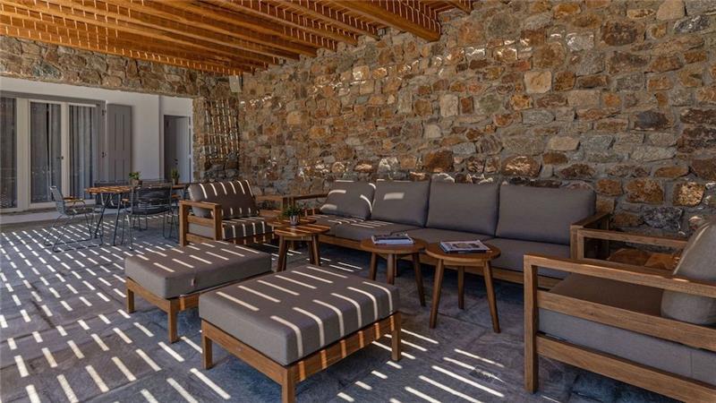 6 bedroom villa with pool in Agios Lazaros, Mykonos, sleeps up to 16
