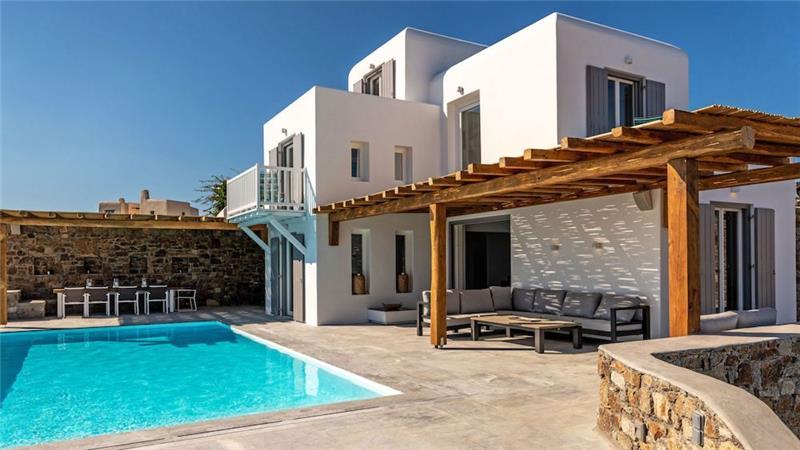 6 bedroom villa with pool in Agios Lazaros, Mykonos, sleeps up to 16