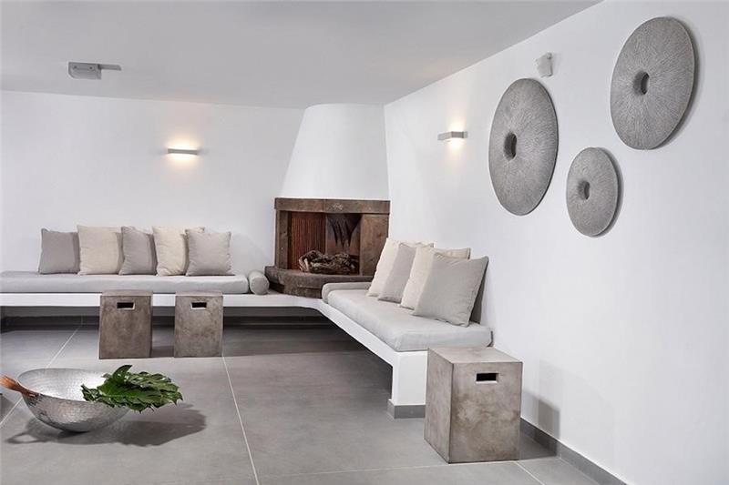 Beachfront villa in Santorini, photograph 11