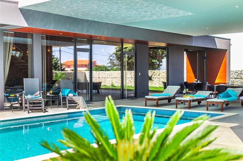 4 bedroom villa with pool near Pula, Istria, sleeps 8
