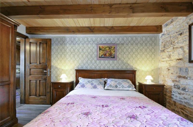 4 bedroom villa with pool near Svetvinčenat, Istria, sleeps 10