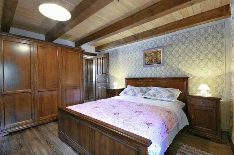 4 bedroom villa with pool near Svetvinčenat, Istria, sleeps 10