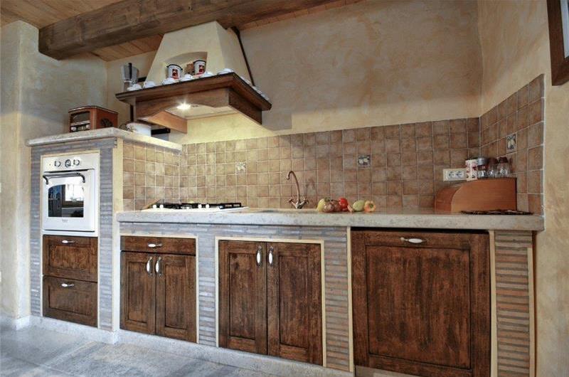 4 bedroom villa with pool near Svetvinčenat, Istria, sleeps 10