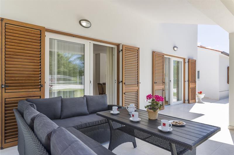 6 bedroom villa with pool near Labin, Istria, sleeps 12