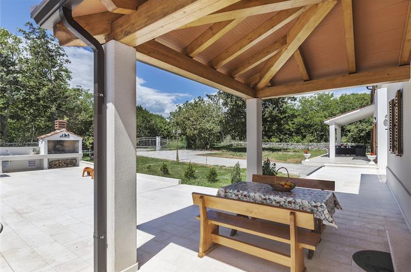 6 bedroom villa with pool near Labin, Istria, sleeps 12