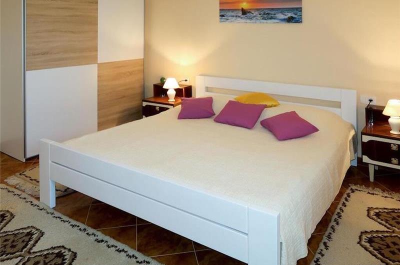 6 bedroom villa with pool near Labin, Istria, sleeps 12