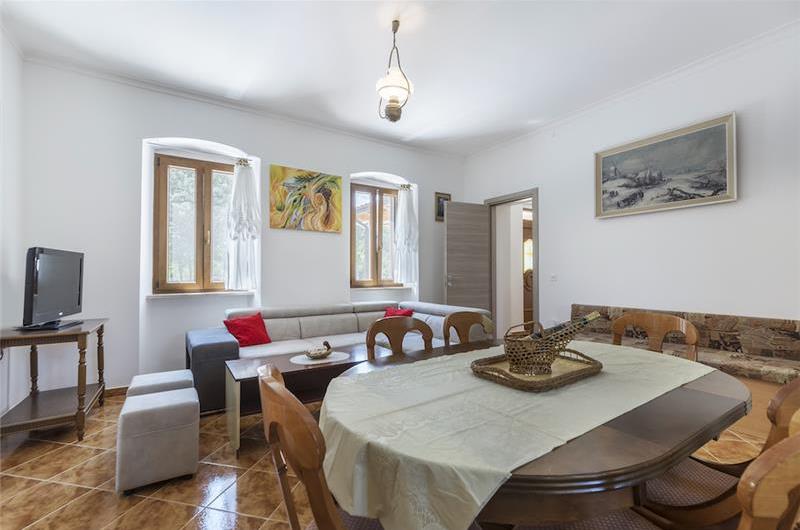 6 bedroom villa with pool near Labin, Istria, sleeps 12