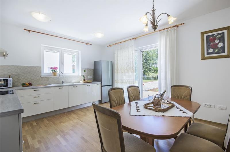 6 bedroom villa with pool near Labin, Istria, sleeps 12