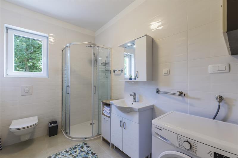 6 bedroom villa with pool near Labin, Istria, sleeps 12