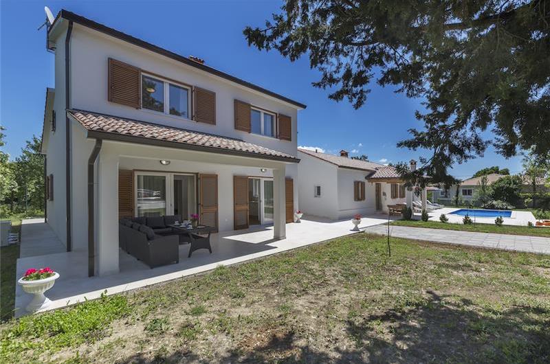 6 bedroom villa with pool near Labin, Istria, sleeps 12