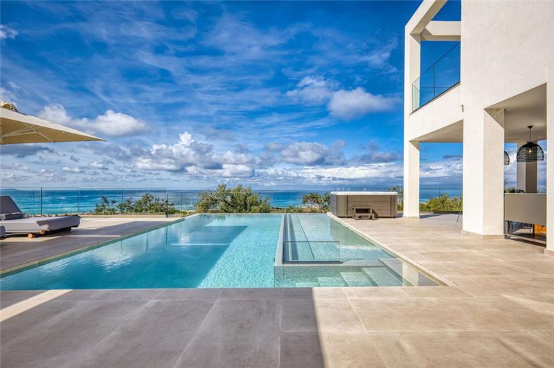 Sea-view villa in Acharavi, photograph 4