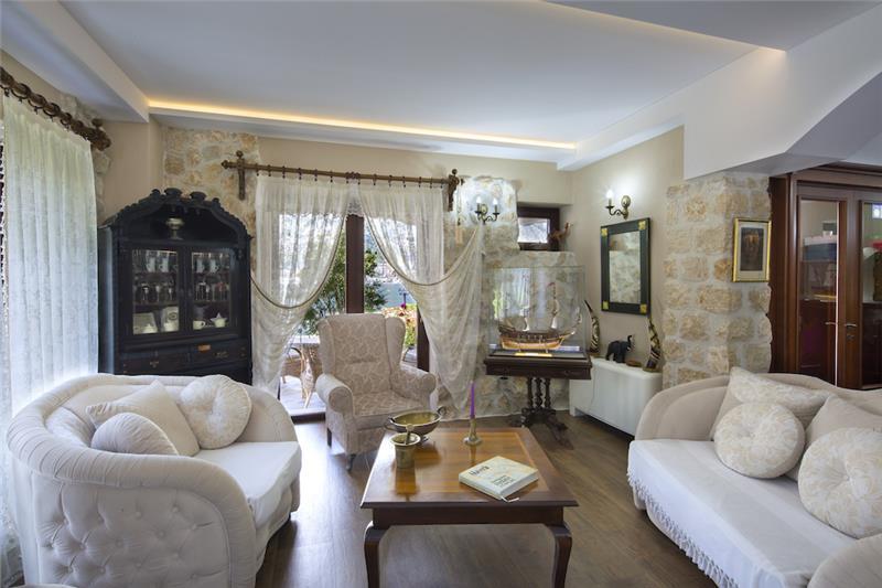 Beachfront villa in Kotor Bay, photograph 17