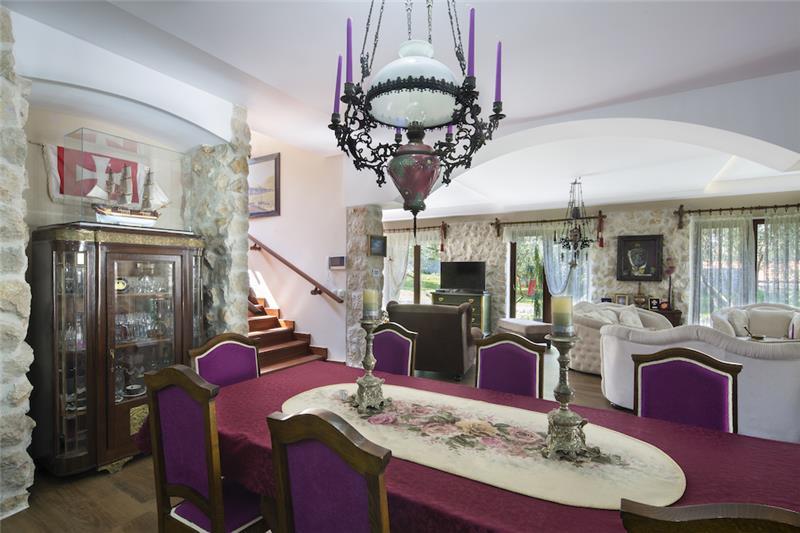 Beachfront villa in Kotor Bay, photograph 24