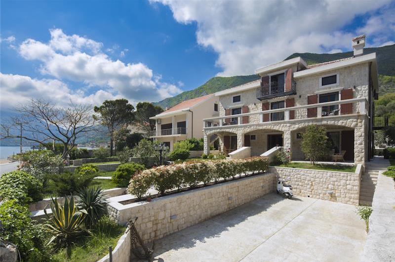 5 bedroom bayside villa with pool near Kotor, sleeps 12