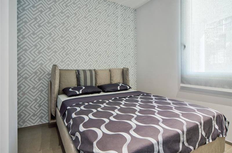 6 bedroom villa with pool and roof terrace, Sveti Stefan, sleeps 12