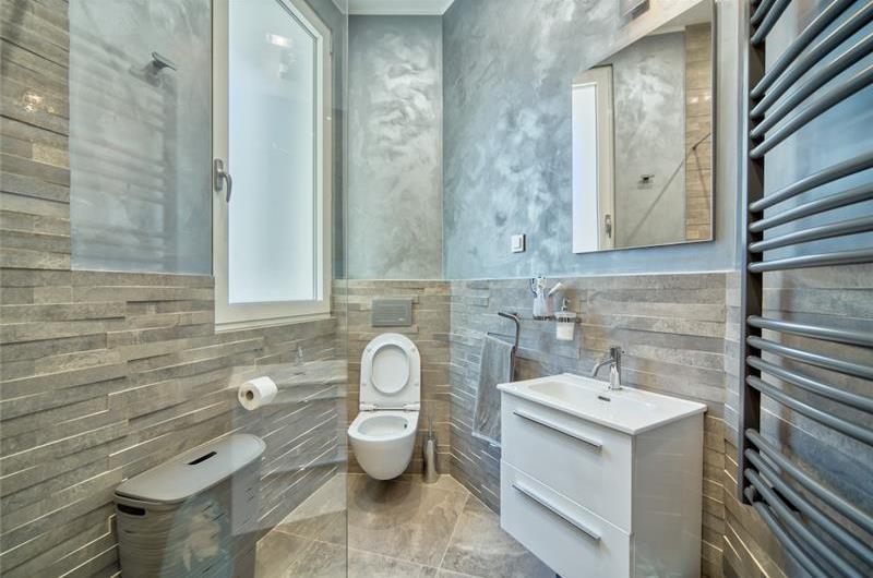 6 bedroom villa with pool and roof terrace, Sveti Stefan, sleeps 12