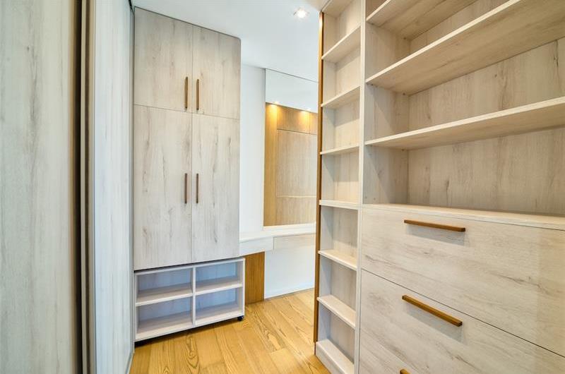 6 bedroom villa with pool and roof terrace, Sveti Stefan, sleeps 12