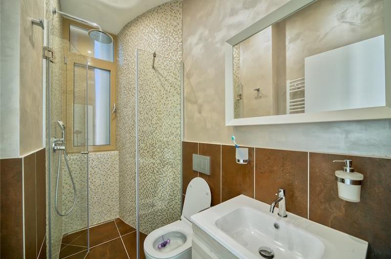 6 bedroom villa with pool and roof terrace, Sveti Stefan, sleeps 12