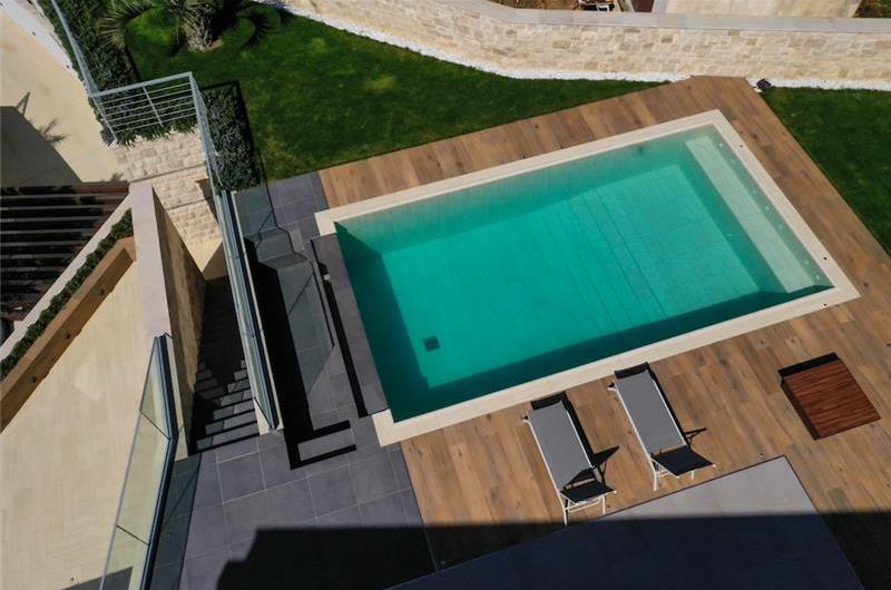 6 bedroom villa with pool and roof terrace, Sveti Stefan, sleeps 12