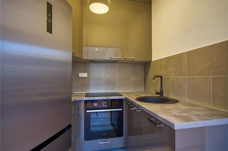 6 bedroom villa with pool and roof terrace, Sveti Stefan, sleeps 12