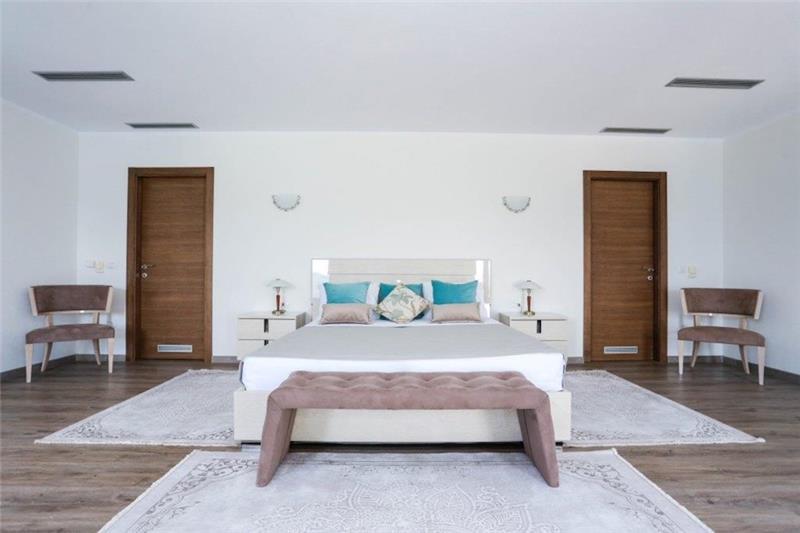 Beachfront villa in Tivat, photograph 11