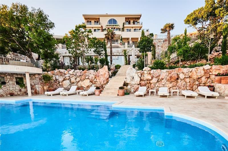 11 bedroom seafront villa with infinity pool near Budvar, sleeps 22