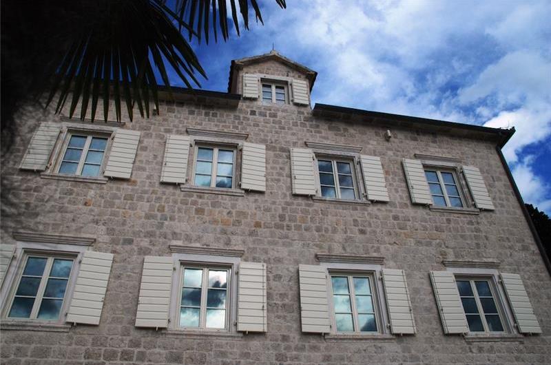 10 bedroom waterfront villa with pool near Dobrota, Kotor Bay, sleeps 22
