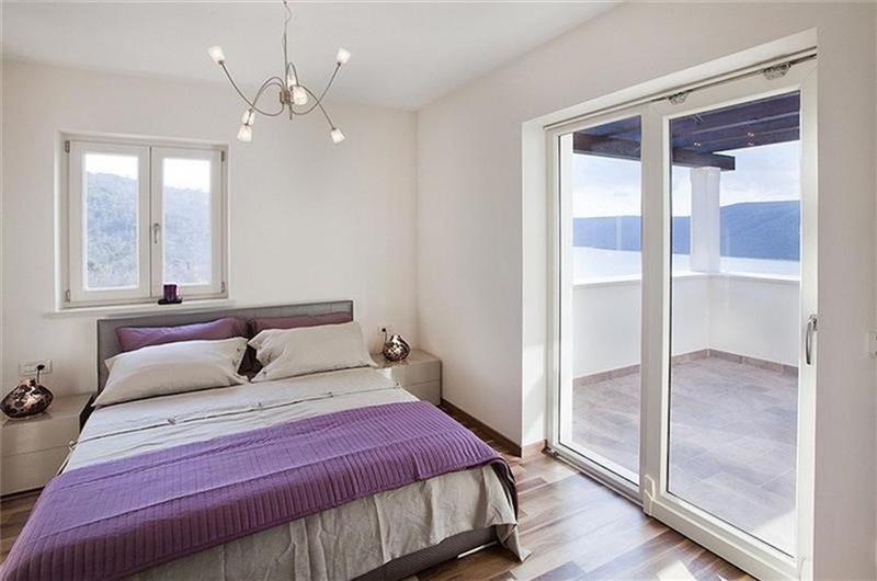 3 bedroom villa with infinity pool in Trget, Istria, sleeps 6