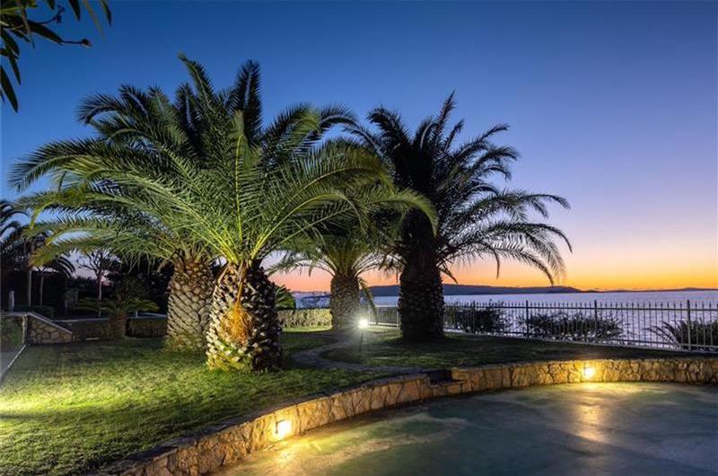 5 bedroom beachfront villa with pool on Ciova Island, Trogir, sleeps 12