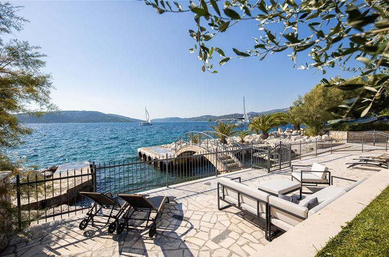 5 bedroom beachfront villa with pool on Ciova Island, Trogir, sleeps 12