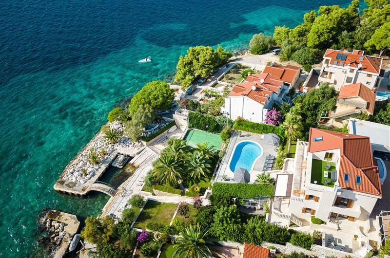 5 bedroom beachfront villa with pool on Ciova Island, Trogir, sleeps 12