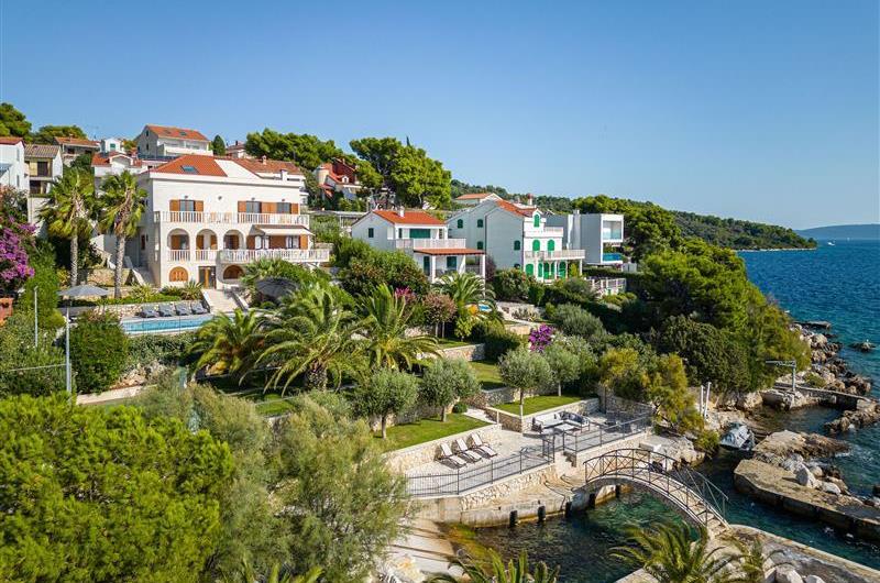 5 bedroom beachfront villa with pool on Ciova Island, Trogir, sleeps 12
