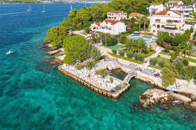 5 bedroom beachfront villa with pool on Ciova Island, Trogir, sleeps 12