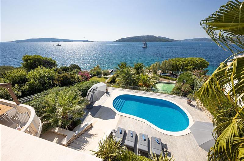 5 bedroom beachfront villa with pool on Ciova Island, Trogir, sleeps 12