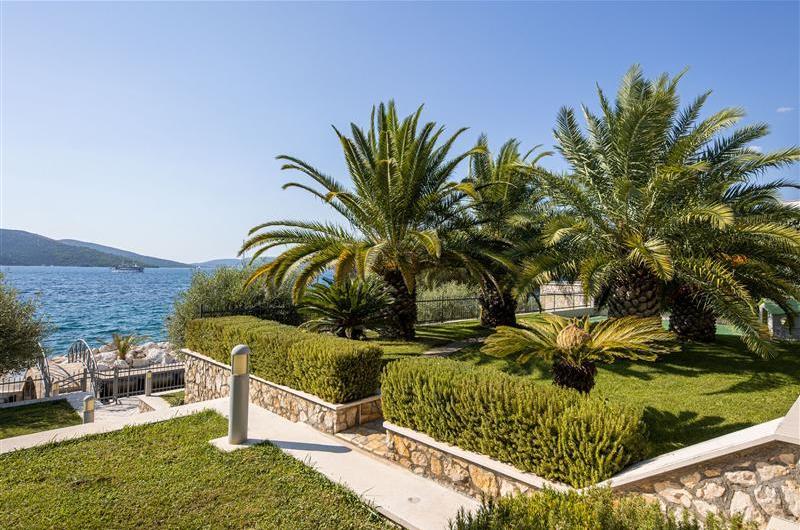 5 bedroom beachfront villa with pool on Ciova Island, Trogir, sleeps 12