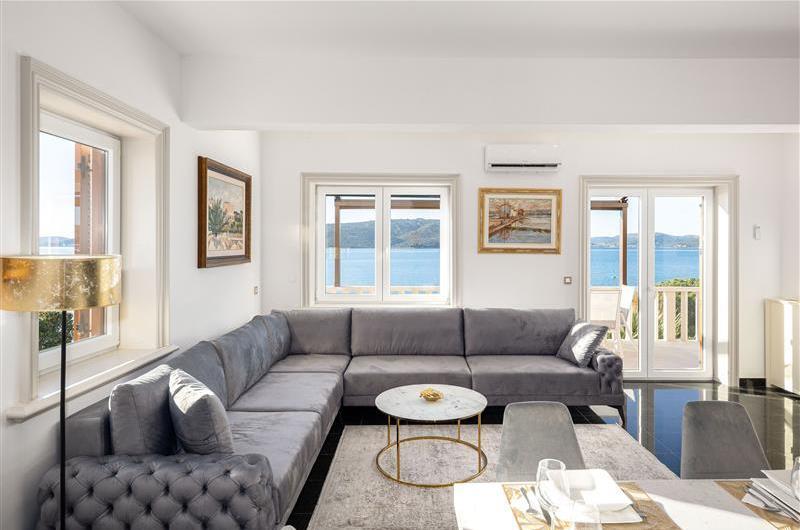 5 bedroom beachfront villa with pool on Ciova Island, Trogir, sleeps 12