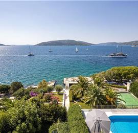 5 bedroom beachfront villa with pool on Ciova Island, Trogir, sleeps 12