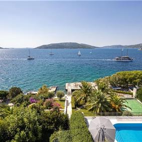 5 bedroom beachfront villa with pool on Ciova Island, Trogir, sleeps 12