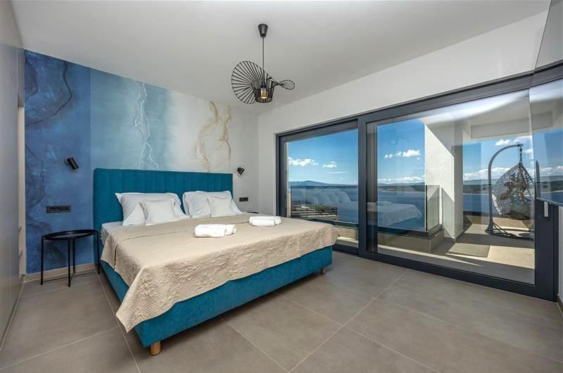 4 bedroom villa with infinity pool and sea views in Crikvencia, Rijeka, sleeps 8