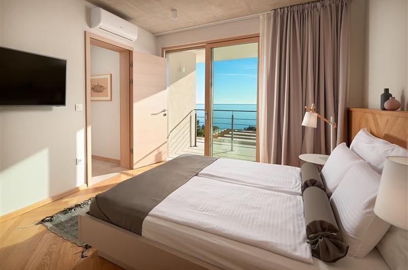3 bedroom villa with pool and sea views Hvar island sleeps 6